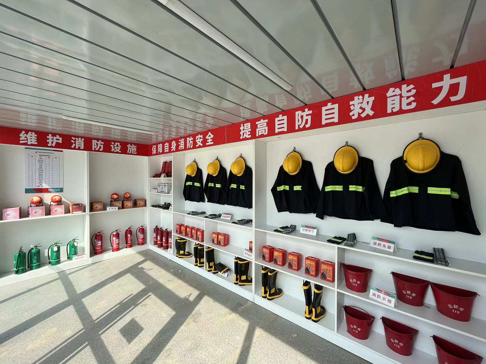 三分8號線(xiàn)項目部施工現場(chǎng)微型消防站內.jpg